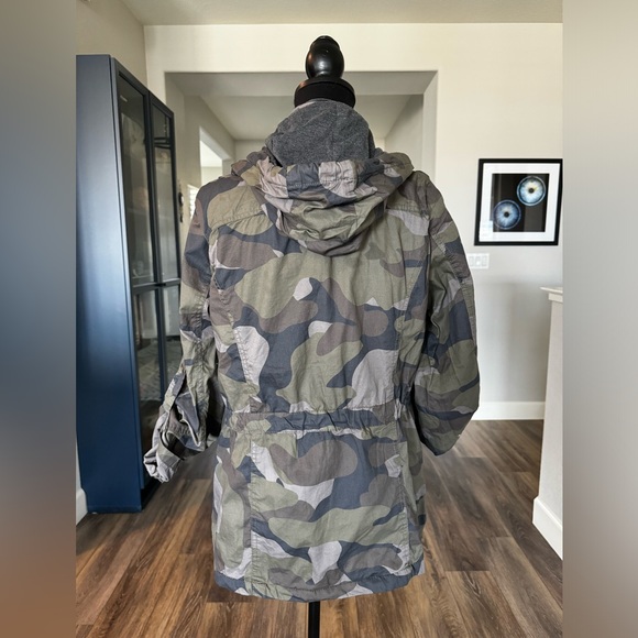NWT - AMAZINGLY CUTE CAMO UTILITY JACKET WITH ZIP OFF HOOD - XL - Picture 7 of 12